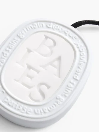 Baies (berries) – wax oval