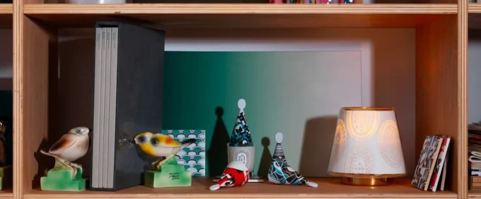 Medium gold bronze candle holder – for classic candles