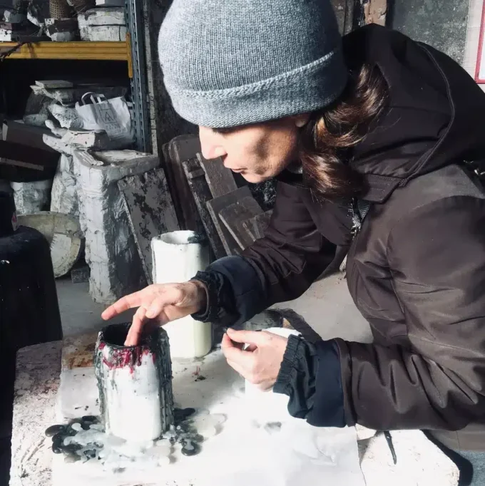 Medium gold bronze candle holder – for classic candles